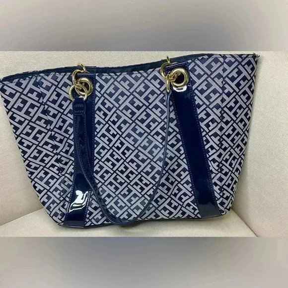 Tommy Hilfiger hand bag - Picture 3 of 4